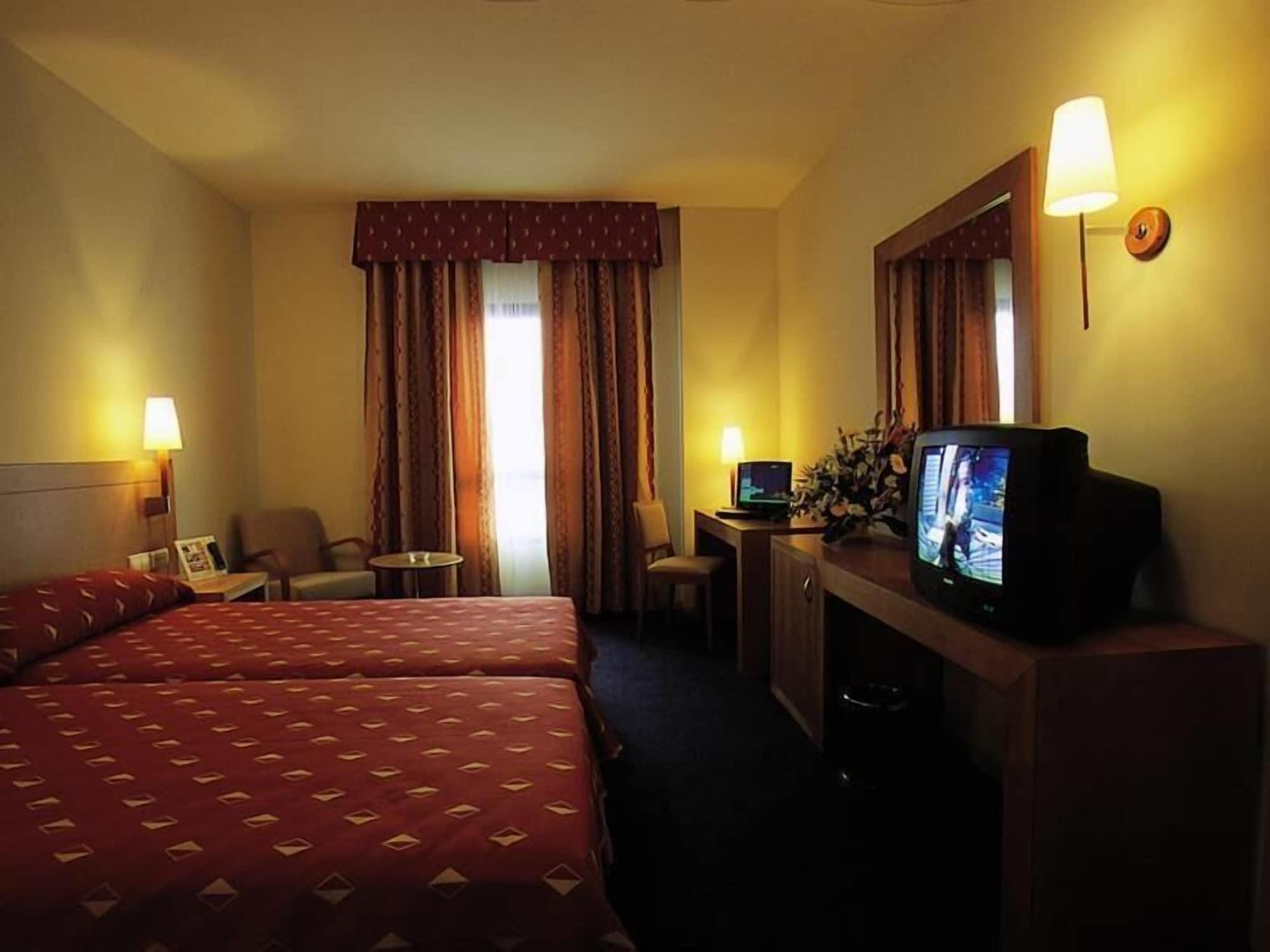 Gran Hotel Victoria El Ejido Room photo